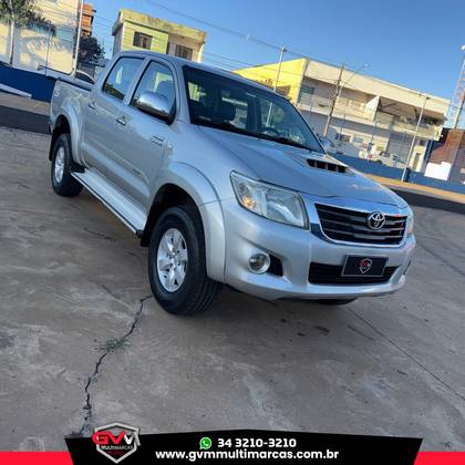 TOYOTA HILUX 3.0 SR 4X4 CD 16V TURBO INTERCOOLER DIESEL 4P AUTOMÁTICO TOYOTA HILUX 3.0 SR 4X4 CD 16V TURBO INTERCOOLER DIESEL 4P AUTOMÁTICO